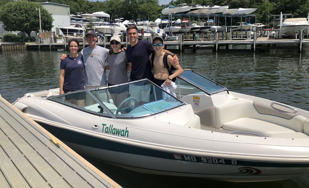 Tallawah 20′ Bowrider Island Chill Yacht Charters