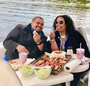 mikes-crab-house-water-taxi-restaurant-seafood-chesapeake-bay-crab-restaurant-yacht-cruise-rental-charter-annapolis-maryland-island-grill-kitchen